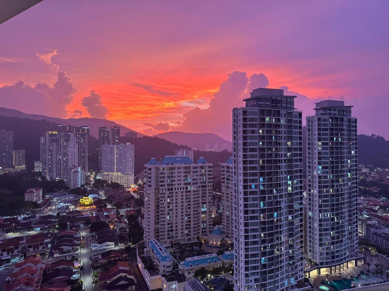 Landmark Stunning High Floor Coast View Studio #Netflix #Fast Wifi Tanjung Tokong Exterior foto
